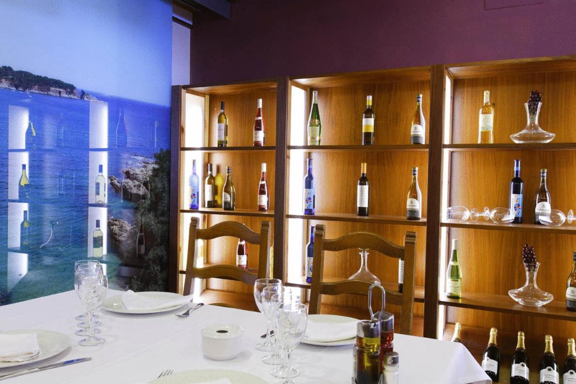 Hotel Restaurant Sant Pol Sant Feliu de Guixols Exterior photo