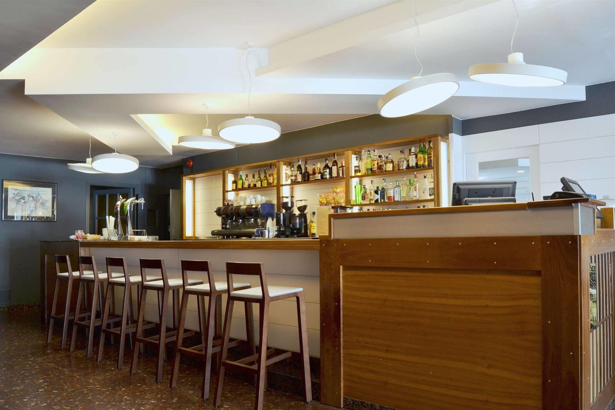 Hotel Restaurant Sant Pol Sant Feliu de Guixols Exterior photo